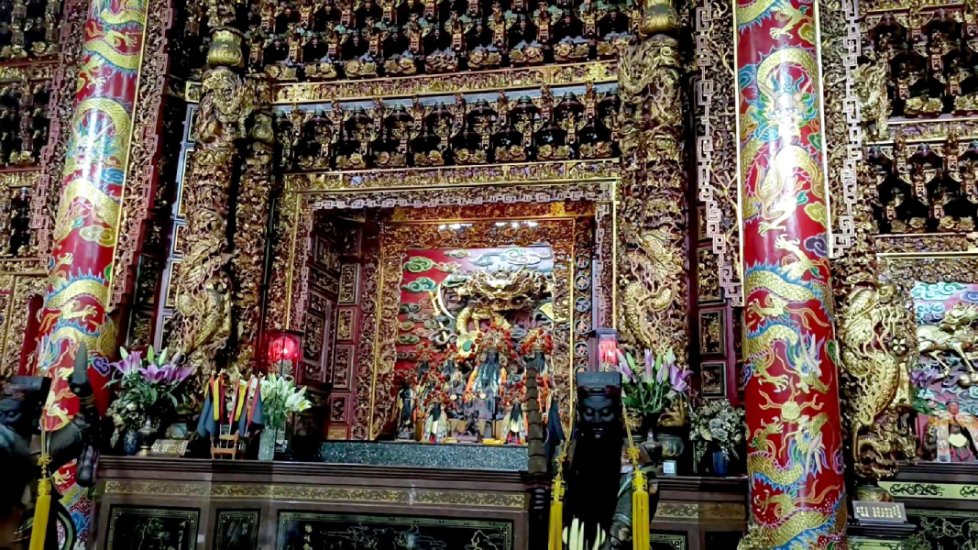 inside Shouzhen temple