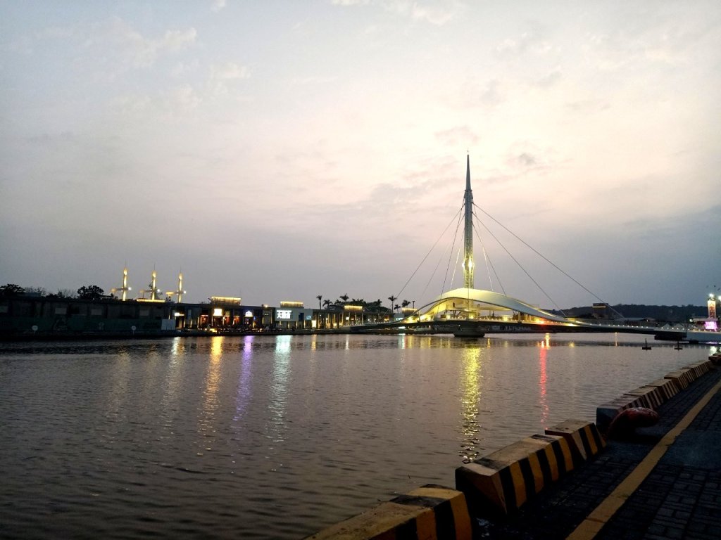 great habor bridge in the evening