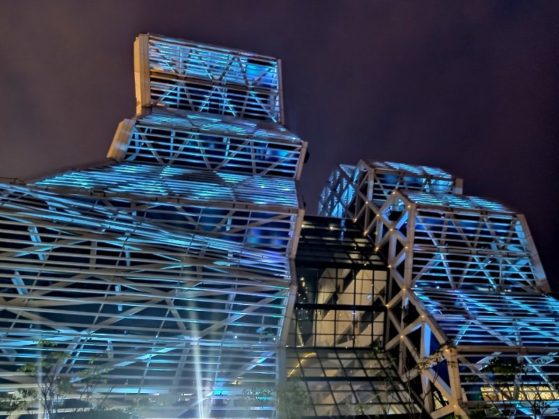 Kaohsiung music Center up-close at night