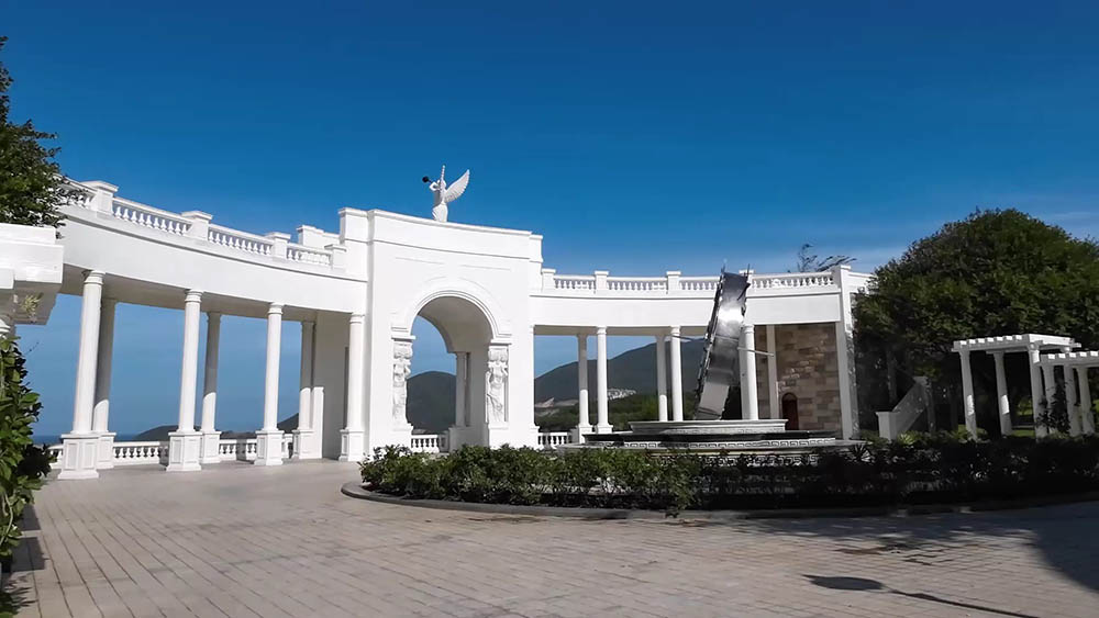 Garden at Vinwonders, Nha Trang, Vietnam ญาจาง เวียดนาม