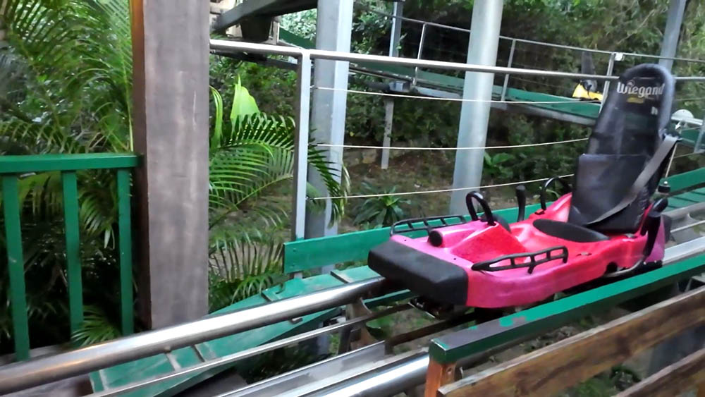 เครื่องเล่นที่สวนสนุก Vinwonders