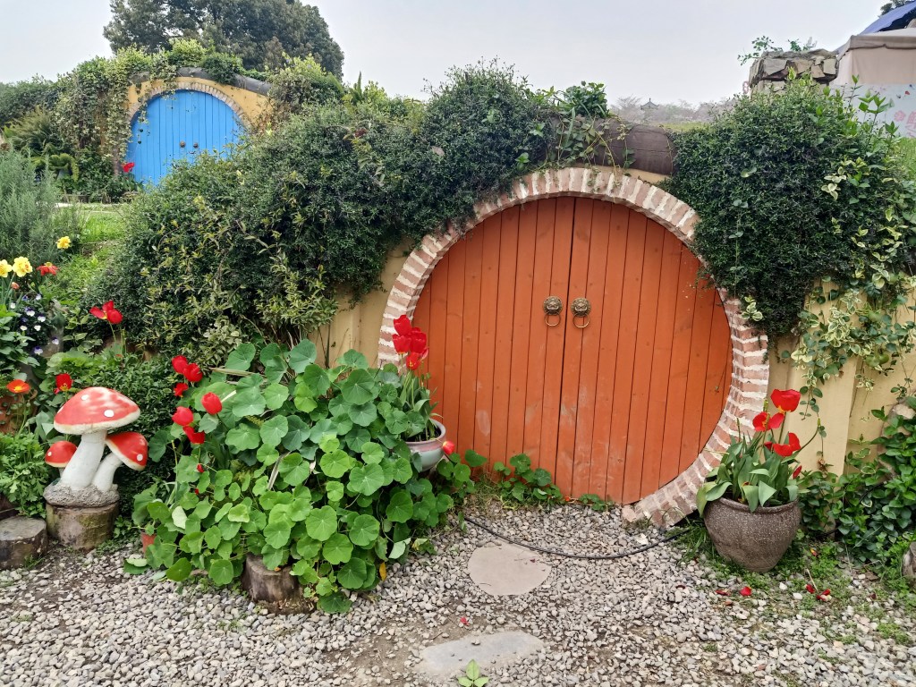 บ้านฮอบบิท?