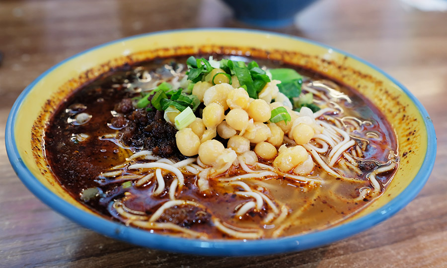 บะหมี่เนื้อจามรีสับ เส้นเล็ก