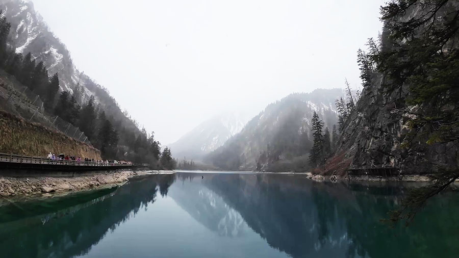 ทะเลสาบแพนด้า Panda Lake จิ่วจ้ายโกว ปลายเดือนมีนาคม