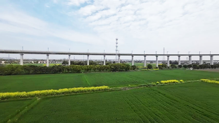 ทิวทัศน์ระหว่างทางกลับเฉิงตู Scenery along the way to Chengdu.