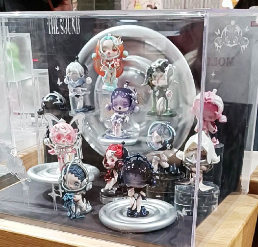 POP MART สาขา Kuan Zhai Xiang Zi ถนนคนเดินซอยกว้างซอยแคบ เฉิงตู