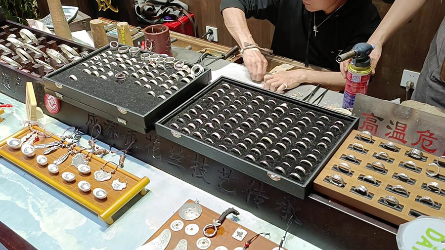 Kuan Zhai Xiang Zi ถนนคนเดินซอยกว้างซอยแคบ เฉิงตู