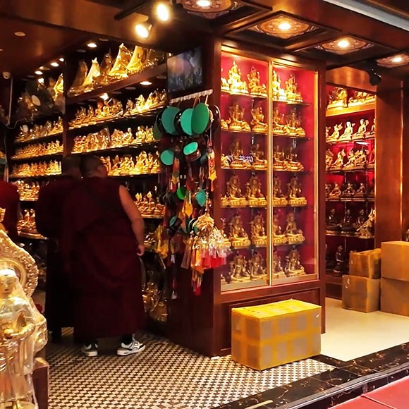 บรรยากาศย่านขายสังฆภัณฑ์ทิเบต ย่าน Wuhou, เฉิงตู มณฑลเสฉวน Chengdu, Sichuan