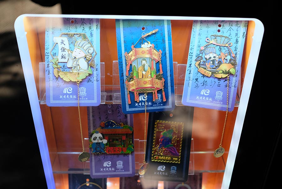 ของที่ระลึก สามก๊ก ศาลเจ้าอู่โหว souvenirs at Wuhou shrine