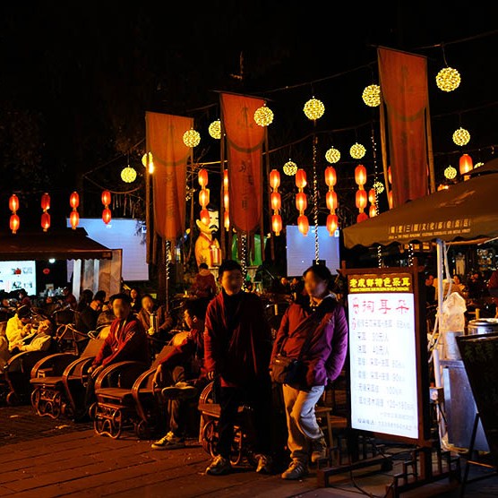 ร้านรับแคะหู ถนนคนเดินจิ๋นหลี่ โซนลานกว้างด้านใน