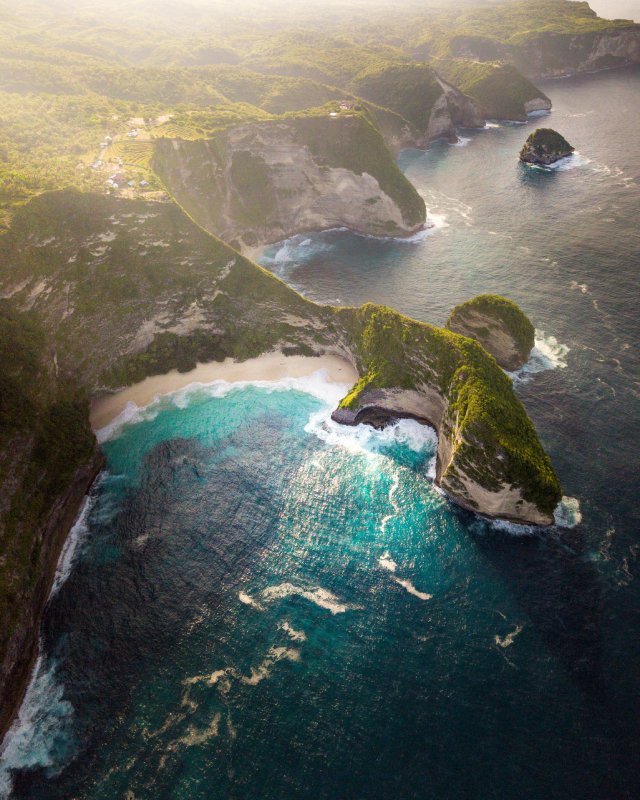 Kelingking Beach, Nusa Penida, Bali, Indonesia / เคลิงคิง บีช นุสาเพนิดะ บาหลี ประเทศอินโดนีเซีย