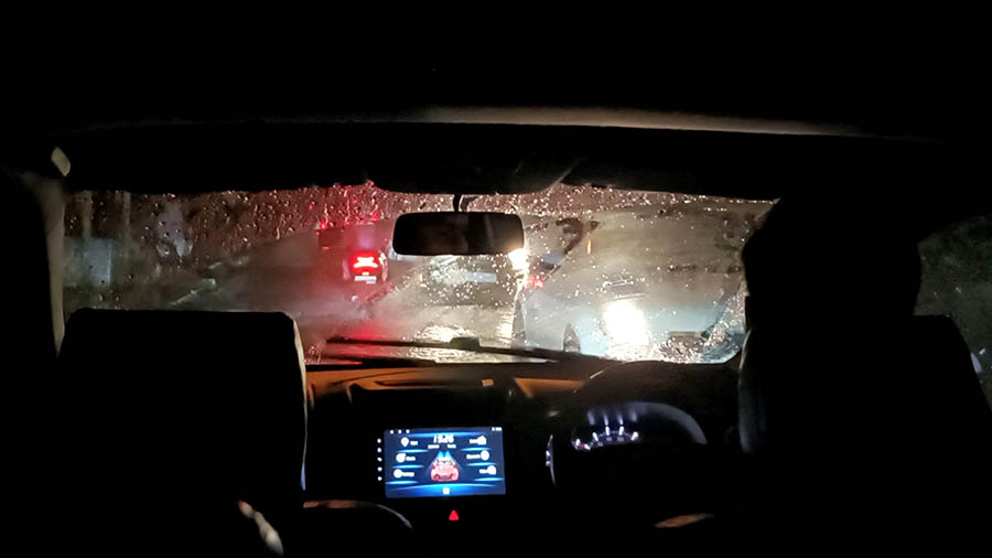 ระหว่างทางกลับ Ubud ฝนตกน้ำท่วม