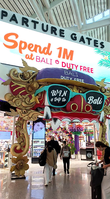 บรรยากาศ การตกแต่ง ภายในสนามบินบาหลี