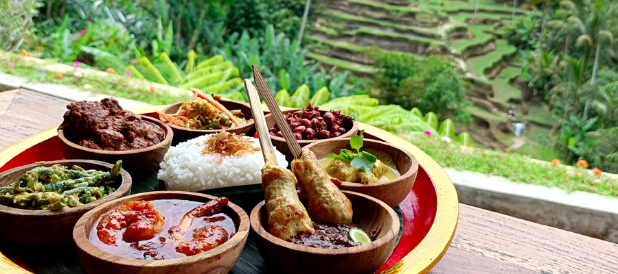 bali indonesian cuisine at Tegallalang rice field