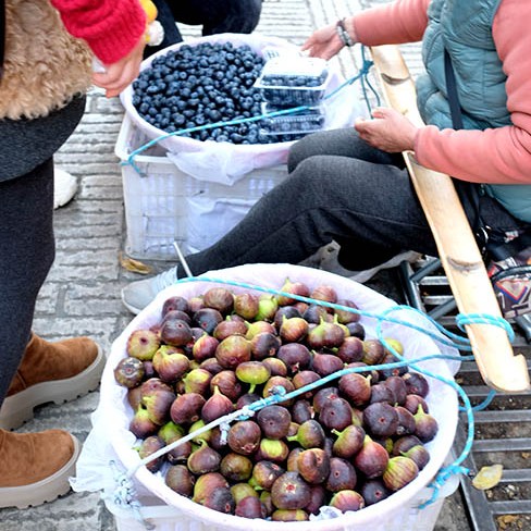 Fruits at Kunming old street ผลไม้ที่โซนเมืองเก่า ถนนคนเดินคุนหมิง ถนนโบราณ