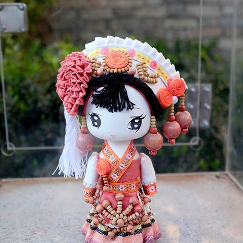 Kunming old street ตุ๊กตาชาวเผ่าโซนเมืองเก่า ถนนคนเดินคุนหมิง ถนนโบราณ