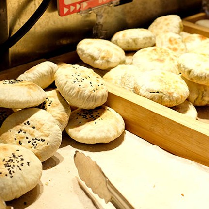 snacks at Kunming old street ขนมที่โซนเมืองเก่า ถนนคนเดินคุนหมิง ถนนโบราณ