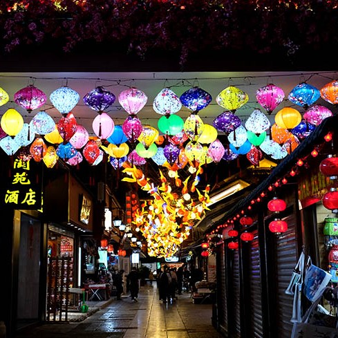 lanterns at Kunming Ancient Town โคมไฟประดับ ที่เมืองเก่าคุนหมิง