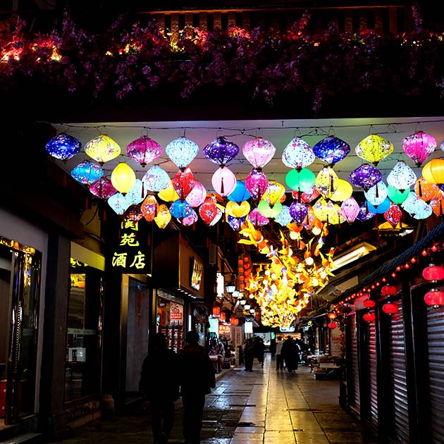 lanterns at Kunming Ancient Town โคมไฟประดับ ที่เมืองเก่าคุนหมิง