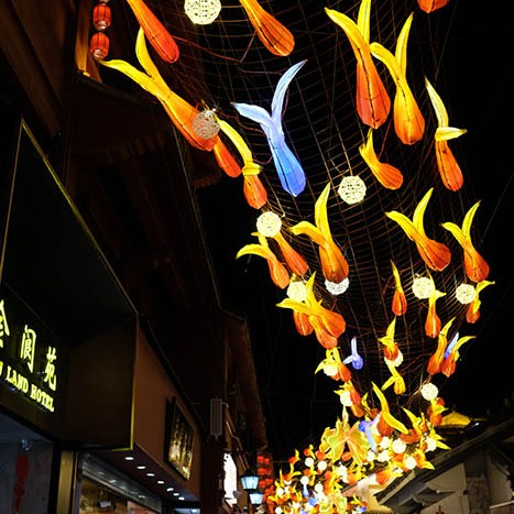 lanterns at Kunming Ancient Town โคมไฟประดับ ที่เมืองเก่าคุนหมิง