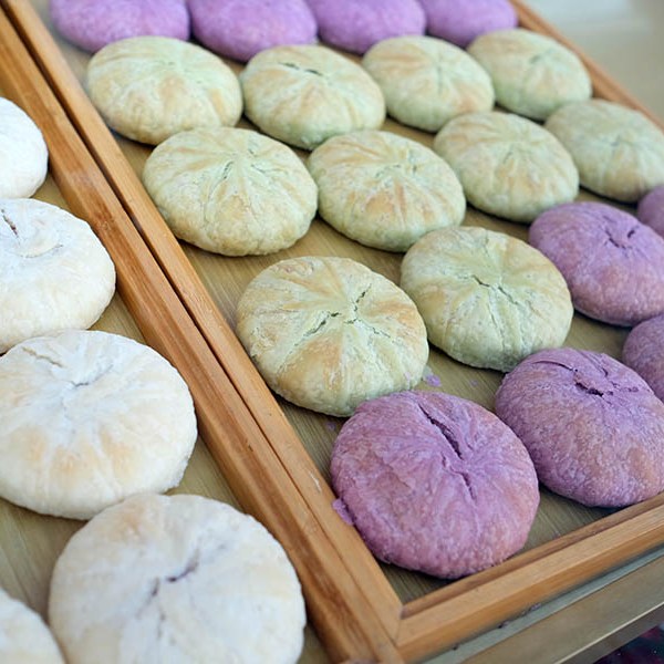 snack store at Dali Ancient City, Yunnan, China ร้านขายขนม ที่เมืองเก่าต้าหลี่ มณฑลยูนนาน ประเทศจีน