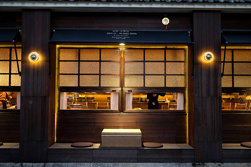 cafe at Dali Ancient City, Yunnan, China เมืองเก่าต้าหลี่ มณฑลยูนนาน ประเทศจีน