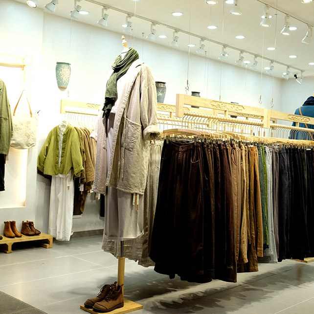 clothes store at Dali Ancient City, Yunnan, China ร้านขายเสื้อผ้า ที่เมืองเก่าต้าหลี่ มณฑลยูนนาน ประเทศจีน