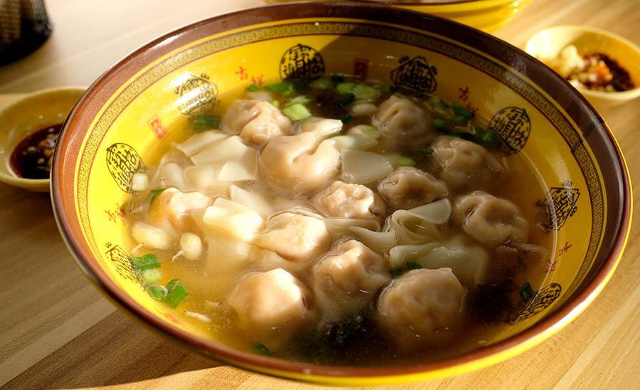 dumplings breakfast store near North gate , Dali Ancient City, Yunnan, China ร้านเกี๊ยวใกล้ประตูเมืองเก่าทิศเหนือ เมืองเก่าต้าหลี่ มณฑลยูนนาน ประเทศจีน