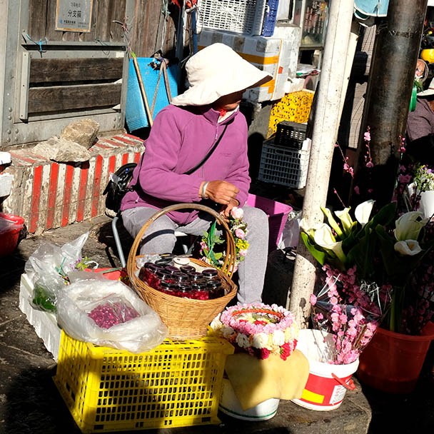 farmers' market Dali Ancient City, Yunnan, China ตลาดชาวนา เมืองเก่าต้าหลี่ มณฑลยูนนาน ประเทศจีน