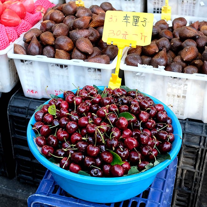 farmers' market Dali Ancient City, Yunnan, China ตลาดชาวนา เมืองเก่าต้าหลี่ มณฑลยูนนาน ประเทศจีน
