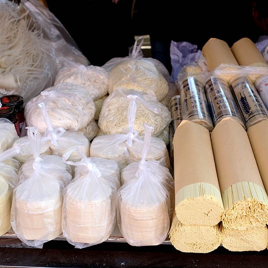 farmers' market Dali Ancient City, Yunnan, China ตลาดชาวนา เมืองเก่าต้าหลี่ มณฑลยูนนาน ประเทศจีน