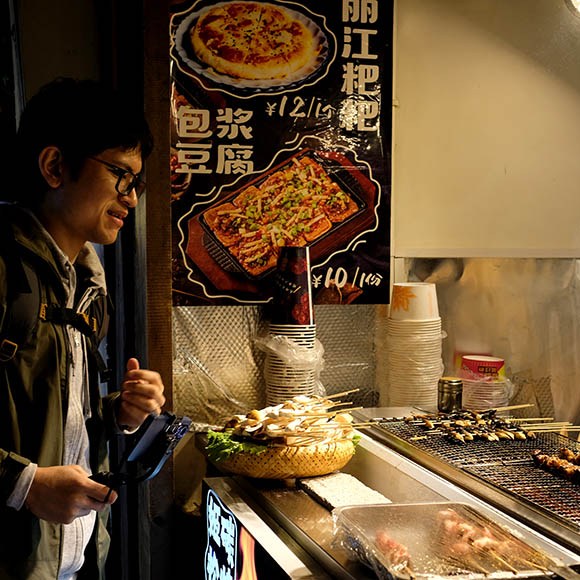 our late night snacks in Lijiang old town