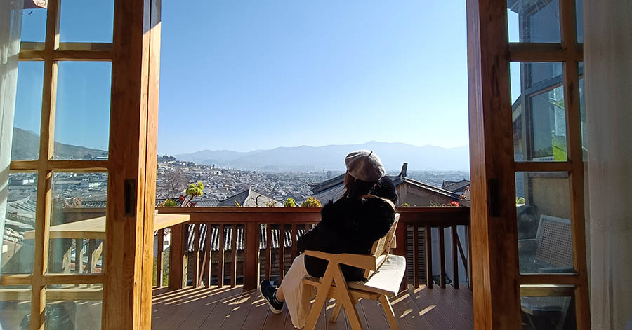 view from balcony, Yueshang Mountain Viewing Courtyard hotel, Lijiang old town