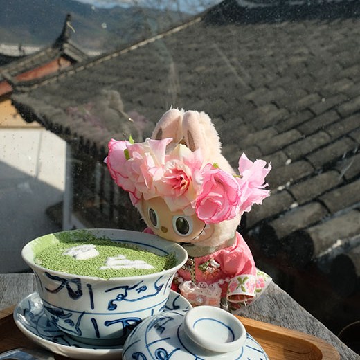 Wild Forest Berry Tiramisu ร้าน Sanshu Home Café หมู่บ้านไป๋ชา ลี่เจียง ยูนนาน ประเทศจีน Sanshu Home Café in Baisha Ancient Town, Lijiang, Yunnan, China