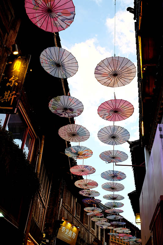 เมืองเก่าลี่เจียง มณฑลยูนนาน ประเทศจีน Zhisan Alley Lijiang old town, Yunnan province, China
