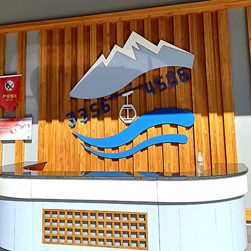 Cable car station, Jade Dragon Snow Mountain, Glacier Park, Lijiang, Yunnan, China สถานีกระเช้าใหญ่ Glacier Park ภูเขาหิมะมังกรหยก อุทยานธารน้ำแข็ง ลี่เจียง มณฑลยูนนาน ประเทศจีน