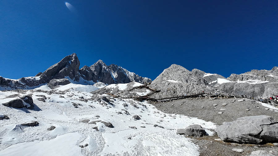 Jade Dragon Snow Mountain, Glacier Park, Lijiang, Yunnan, China ภูเขาหิมะมังกรหยก อุทยานธารน้ำแข็ง ลี่เจียง มณฑลยูนนาน ประเทศจีน