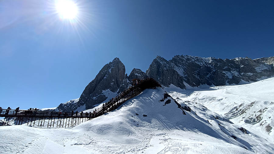 Jade Dragon Snow Mountain, Glacier Park, Lijiang, Yunnan, China ภูเขาหิมะมังกรหยก อุทยานธารน้ำแข็ง ลี่เจียง มณฑลยูนนาน ประเทศจีน