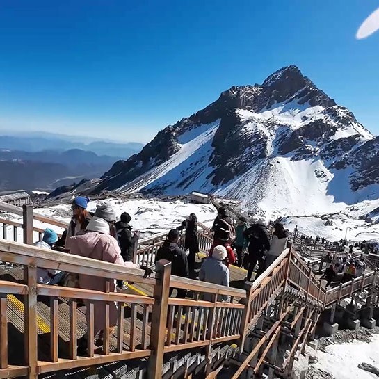 Jade Dragon Snow Mountain, Glacier Park, Lijiang, Yunnan, China ภูเขาหิมะมังกรหยก อุทยานธารน้ำแข็ง ลี่เจียง มณฑลยูนนาน ประเทศจีน