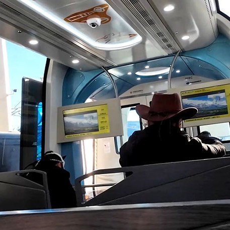 Sight-seeing train, Jade Dragon Snow Mountain, Glacier Park, Lijiang, Yunnan, China รถไฟชมทิวทัศน์ ภูเขาหิมะมังกรหยก ลี่เจียง มณฑลยูนนาน ประเทศจีน