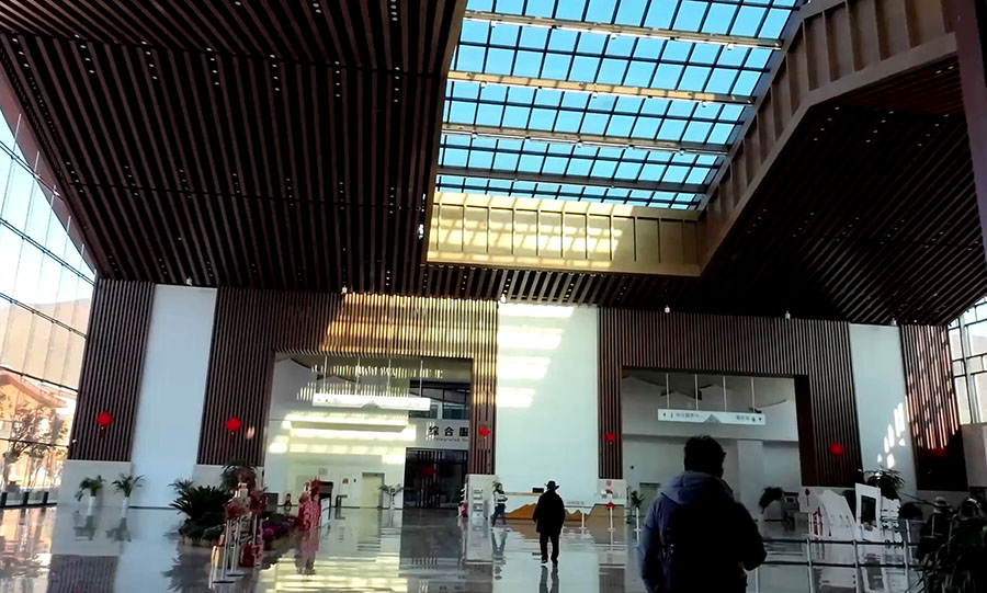 สถานีหงซู่หลิน (Hongshulin) หรือ สถานีการท่องเที่ยวลี่เจียง (Lijiang Tourist Distribution Center)