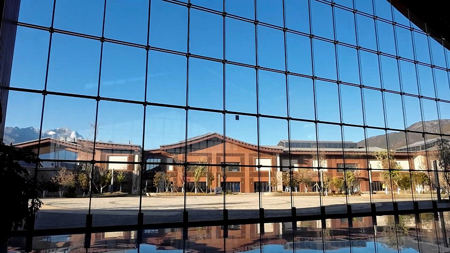 สถานีหงซู่หลิน (Hongshulin) หรือ สถานีการท่องเที่ยวลี่เจียง (Lijiang Tourist Distribution Center)