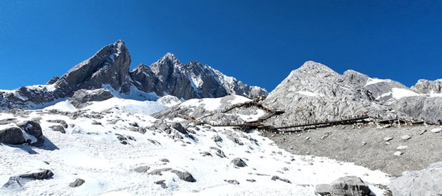 Jade Dragon Snow Mountain, Glacier Park, Lijiang, Yunnan, China ภูเขาหิมะมังกรหยก อุทยานธารน้ำแข็ง ลี่เจียง มณฑลยูนนาน ประเทศจีน
