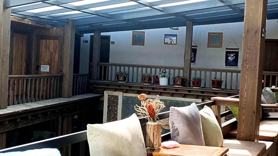 Yanlu Library Oxygen Hotel at Shangri-la, Yunnan province, China โรงแรม Yanlu Library Oxygen Hotel แชงกรีลา มณฑลยูนนาน ประเทศจีน