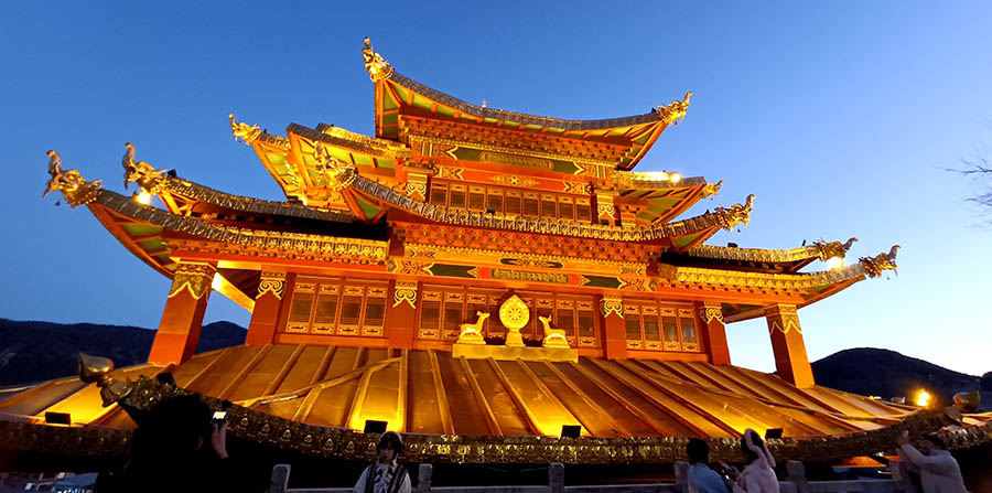 Dafo Temple, Shangri-la Dukezong Ancient town (north gate zone), Yunnan province, China วัดต้าฝอ (วัดกุ้ยชาน) เมืองเก่าตู๋เค่อจง แชงกรีลา มณฑลยูนนาน ประเทศจีน
