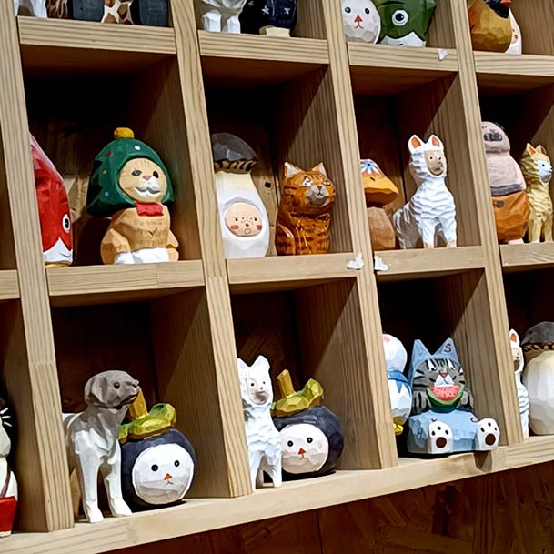 souvenir shop at Shangri-la Dukezong Ancient town (north gate zone), Yunnan province, China ร้านขายของที่ระลึกที่เมืองเก่าตู๋เค่อจง แชงกรีลา มณฑลยูนนาน ประเทศจีน