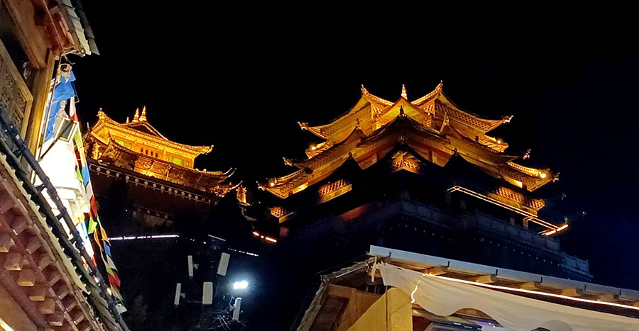 Shangri-la Dukezong Ancient town (north gate zone), Yunnan province, China เมืองเก่าตู๋เค่อจง แชงกรีลา มณฑลยูนนาน ประเทศจีน