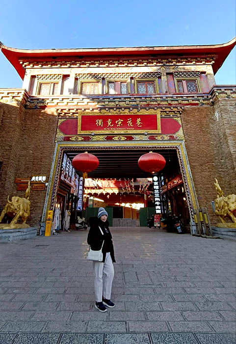 North gate, Shangri-la Dukezong Ancient town, Yunnan province, China ประตูเมืองทิศเหนือ เมืองเก่าตู๋เค่อจง แชงกรีลา มณฑลยูนนาน ประเทศจีน
