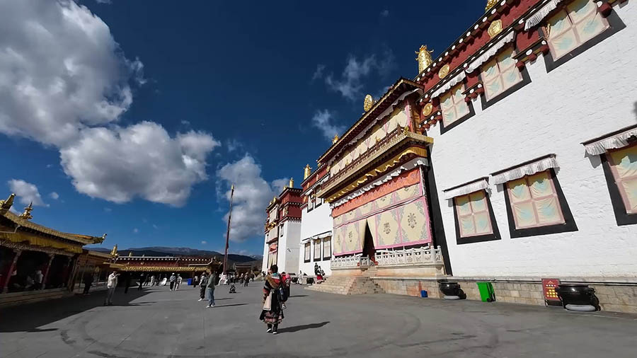 Songzanlin Monastery, Shangri-la, Yunnan province, China วัดซงจ้านหลิน แชงกรีล่า มณฑลยูนนาน ประเทศจีน