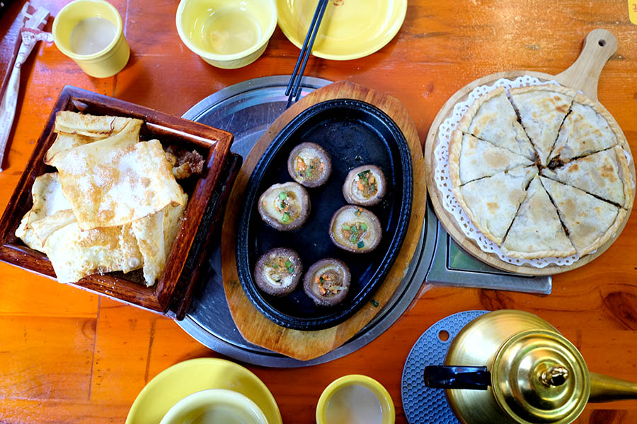 Zhanbala Tibetan Food restaurant, Dukezong ancient town, Shangri-la, Yunnan province, China ร้านอาหารทิเบตชัมบาลา เมืองโบราณตู๋เค่อจง แชงกรีล่า มณฑลยูนนาน ประเทศจีน